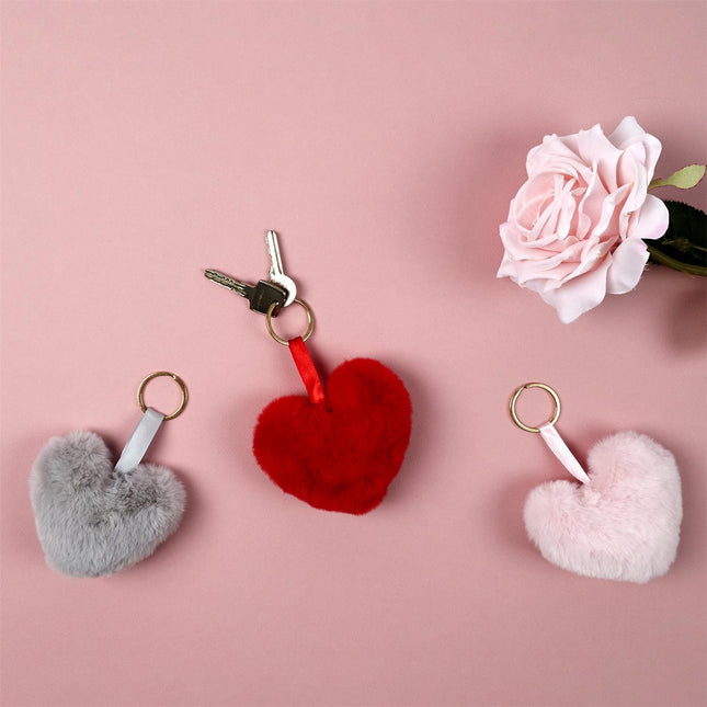 Plīša sirds atslēgu piekariņš – mīksts aksesuārs somai un atslēgām