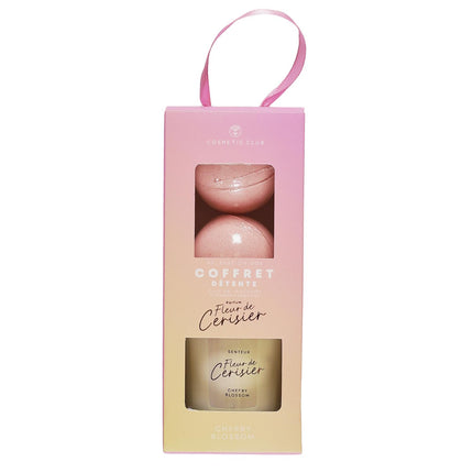 Relaksācijas dāvanu komplekts Ķiršu ziedu aromāts – aromātiskā svece + 2 vannas bumbas