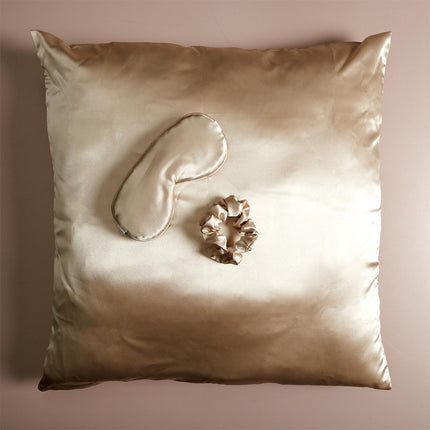 Satīna nakts komplekts – spilvendrāna, acu maska un matu gumija (60 × 60 cm)