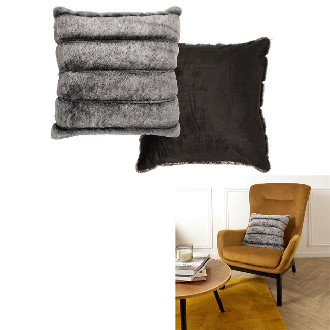 Dekoratīvais spilvens ar mākslīgās kažokādas efektu, 40 × 40 cm