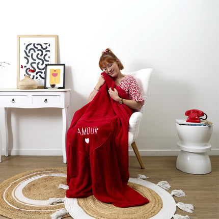 Sirds formas spilvens un pleds “AMOUR” – romantisks dāvanu komplekts 120×150 cm