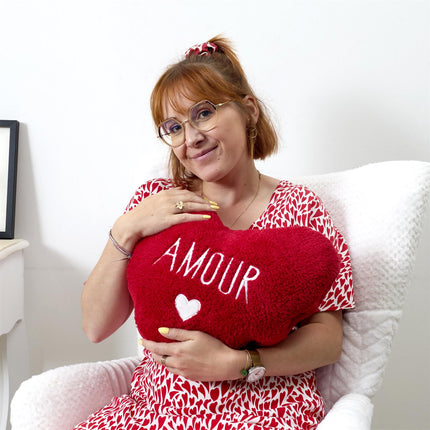 Sirds formas spilvens un pleds “AMOUR” – romantisks dāvanu komplekts 120×150 cm