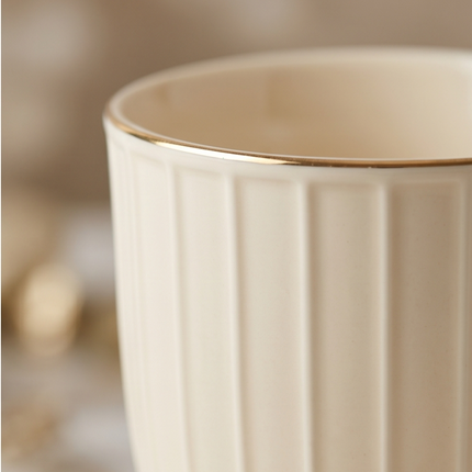 Porcelāna krūze ar zelta maliņu dāvanu kastē – 400 ml