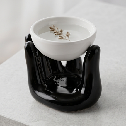 Aroma svečturis trauks “Roka” melnbalts – divi  veidi
