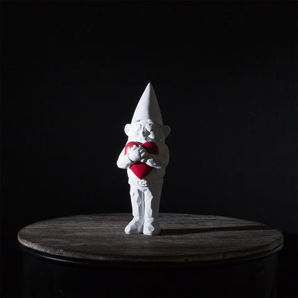 Dizaina statuete “ Rūķis Love” – 33 cm, balta